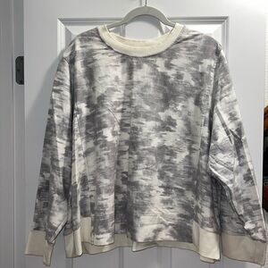 Athleta Gray and Off White Crewneck size 3X